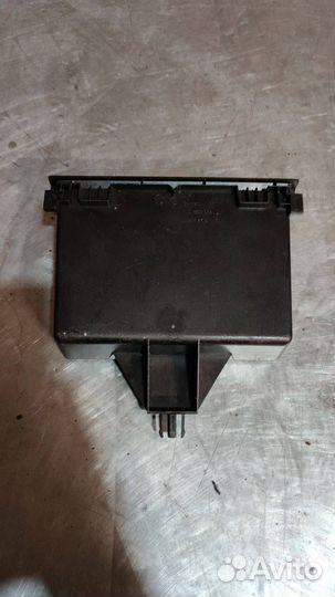 Вещевой ящик центральной консоли Volkswagen Polo 4