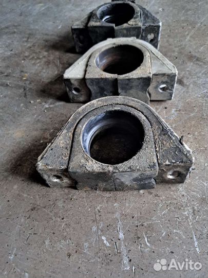 Скоба переднего стабилизатора BMW E65