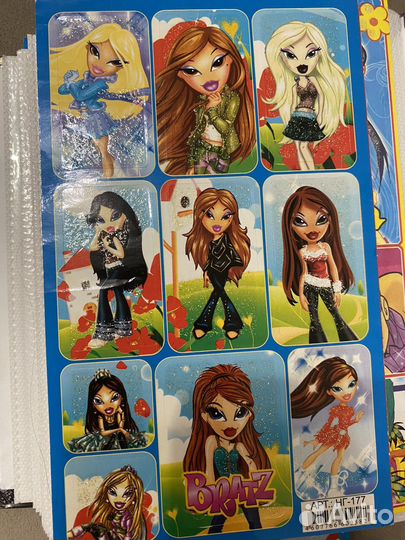 Наклейки Братц