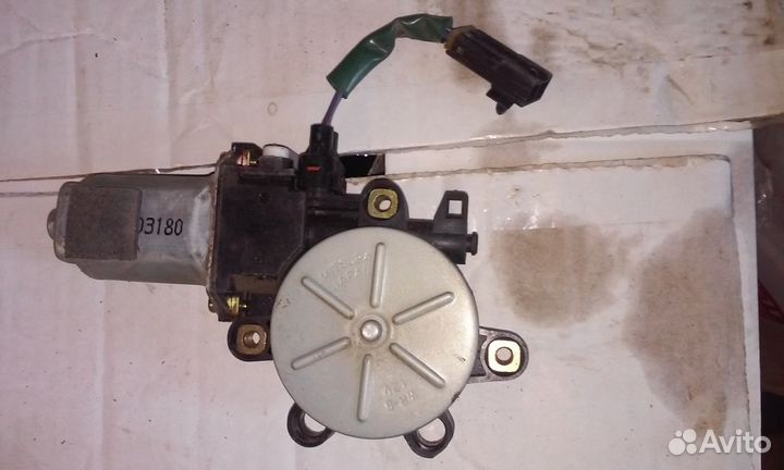 Электропривод стеклоподъемника Ниссан Авенир