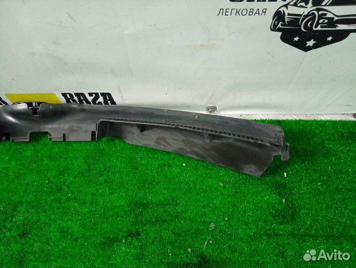 Дефлектор радиатора Volkswagen Passat B6 3C0121329