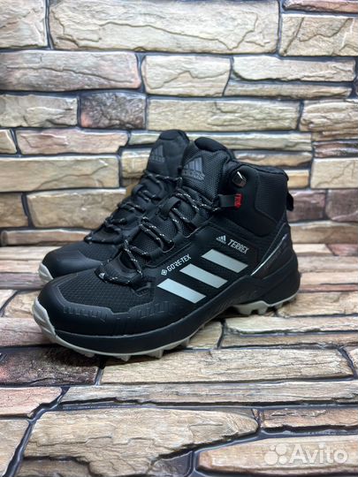 Кроссовки adidas terrex swift высокие термо 41-43