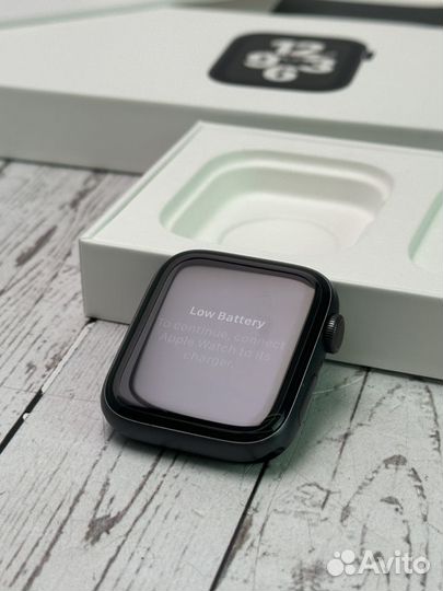 Apple watch SE space gray