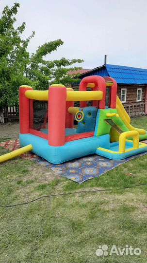 Надувной батут с горкой