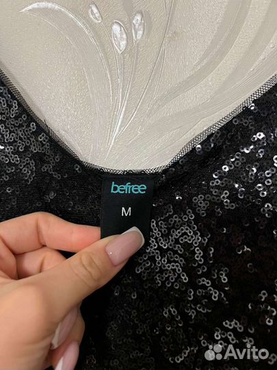 Платье в паетках befree