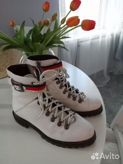 Ботинки женские