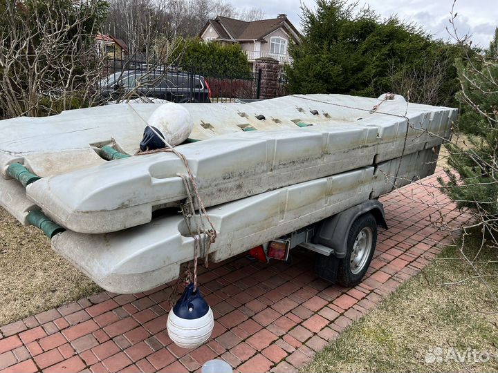 Понтон для гидроцикла