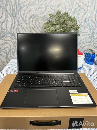 Asus vivobook m1605ya
