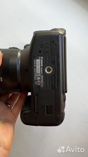 Зеркальный фотоаппарат Canon 600d