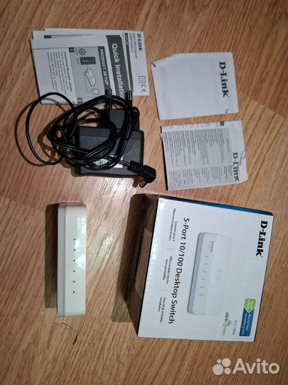 Коммутатор D-Link DES-1005A