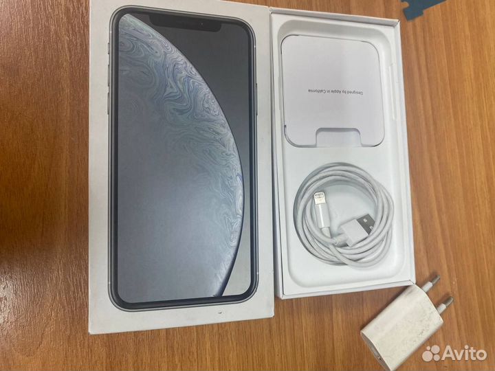 iPhone Xr, 64 ГБ