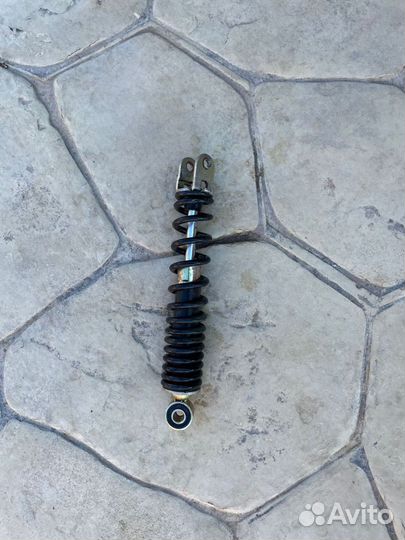 Задний амортизатор на скутер