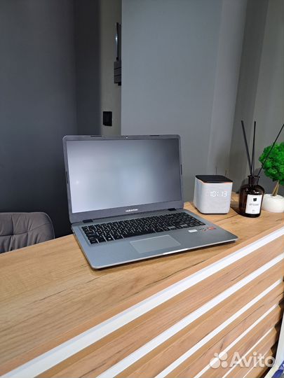 Ноутбук Maibenben M543 Pro 15