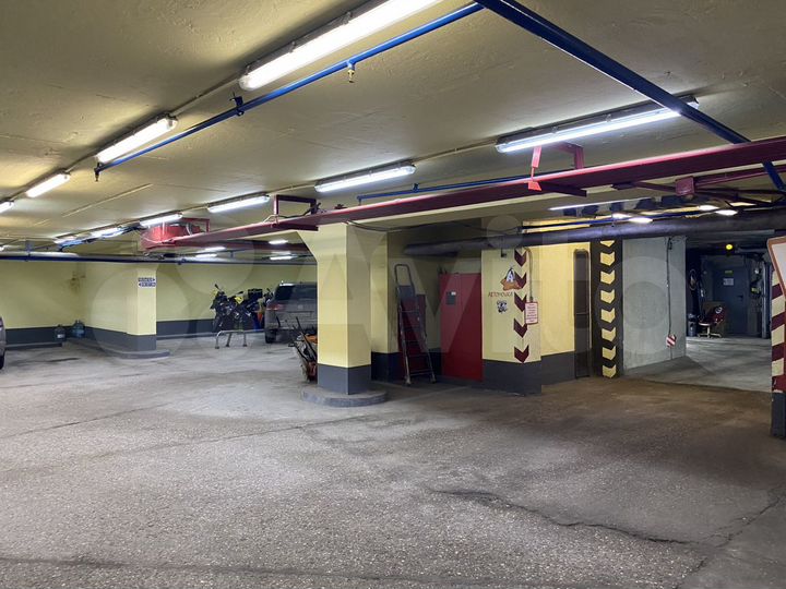 Машиноместо, 13 м²