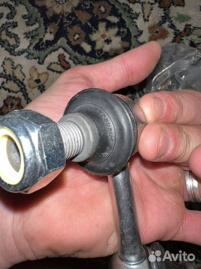 Стойка стабилизатора передняя правая Паджеро 4