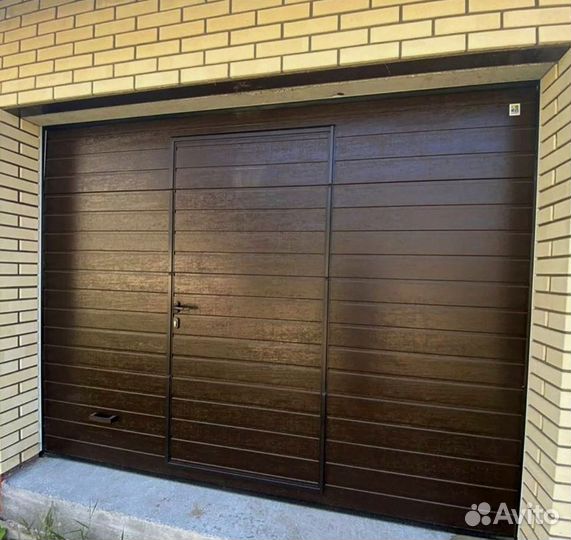 Секционные ворота