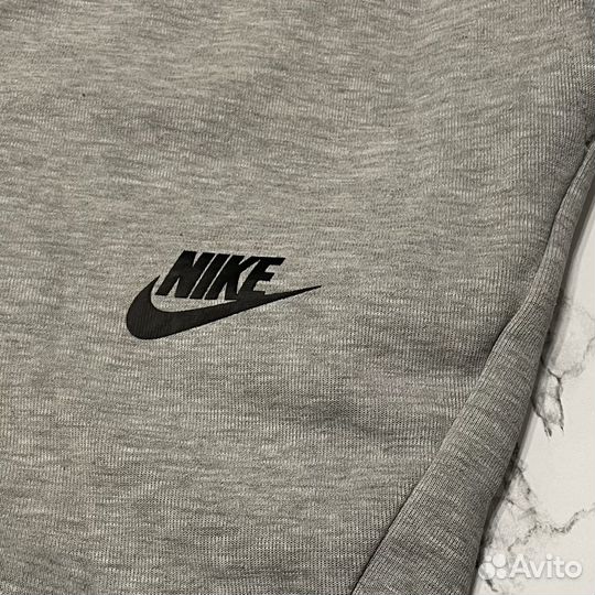 Спортивные штаны Nike Tech Fleece