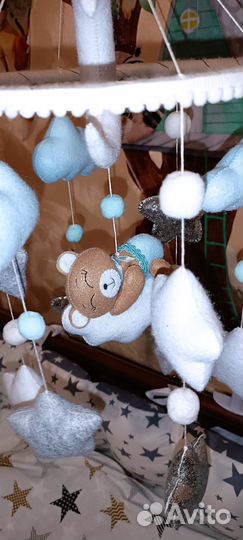 Музыкальный мобиль на кроватку из фетра