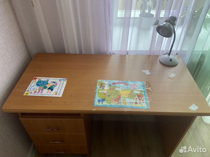 Письменный стол