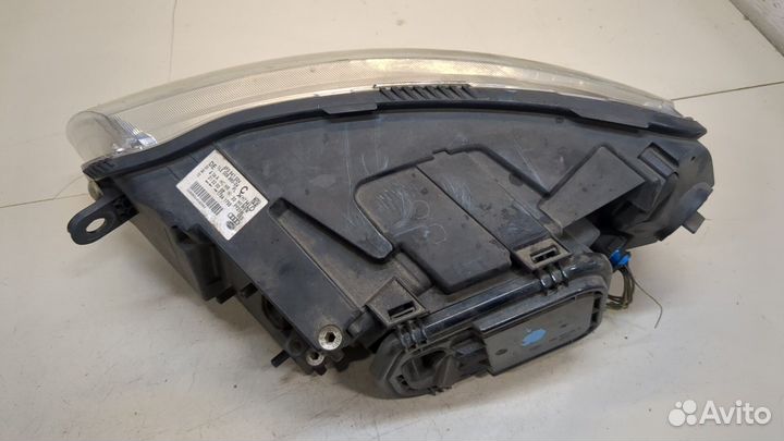 Фара (передняя) правая Audi A6 (C6)
