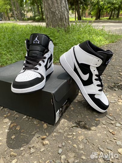 Кроссовки Nike Air Jordan 1