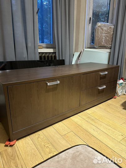 Тумба под телевизов