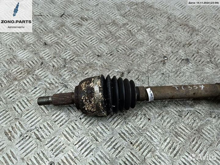Полуось передняя левая 8200198016 на Renault Scenic II (2003-2009)