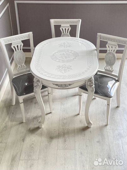 Комплект стол и стулья. В наличии