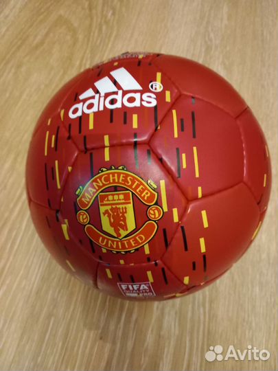 Футбольный мяч adidas клубный