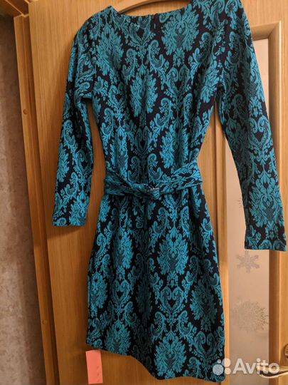 Трикотажное платье прилегающего силуэта. Особеннос