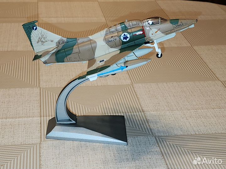 Модель самолета A-4M Skyhawk Fighter 1/72