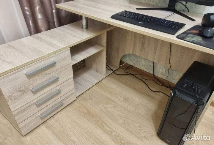 Стол компьютерный Алькор
