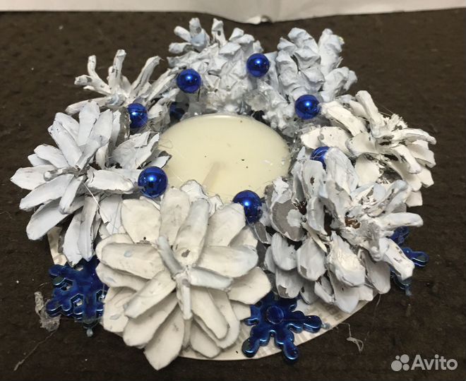 Елка из шишек и подсвечник