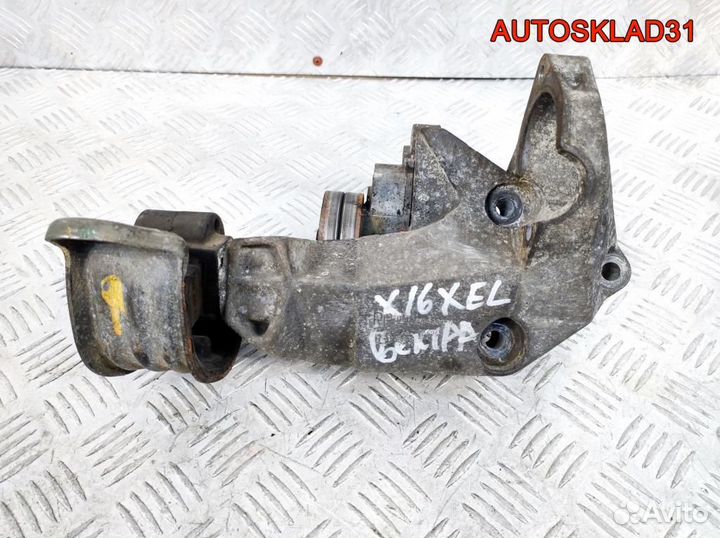 Кронштейн двигателя Opel Vectra B x16xel 90468139