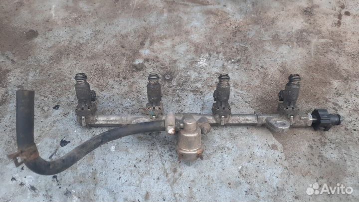 Рейка топливная (рампа) Geely MK