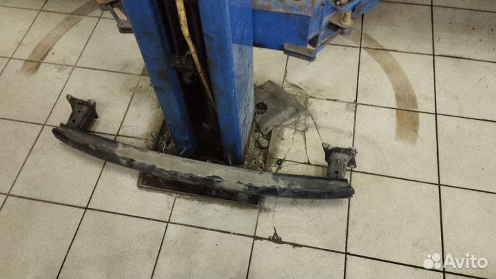 Усилитель бампера задний skoda octavia