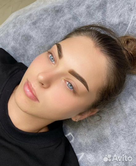 Перманентный макияж бровей