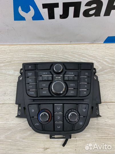 Блок управления магнитолой Opel Astra J A16XER