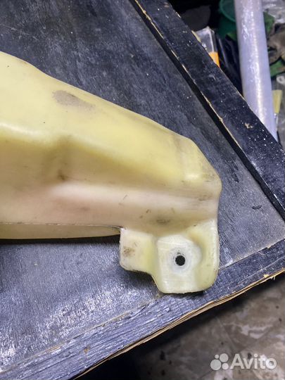 Бачок омывателя Audi 80 893955453B