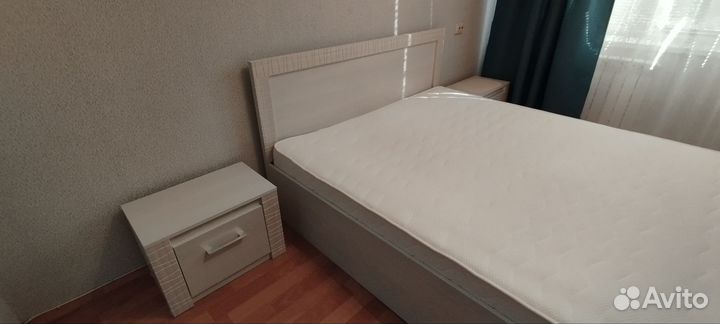Кровать с матрасом