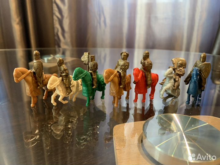 Коллекция из киндер сюрприза1990-1995 игрушки