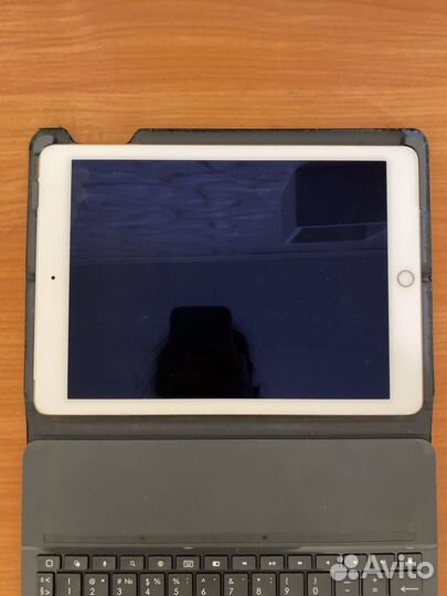 iPad air 2 с sim 64gb с клавиатурой