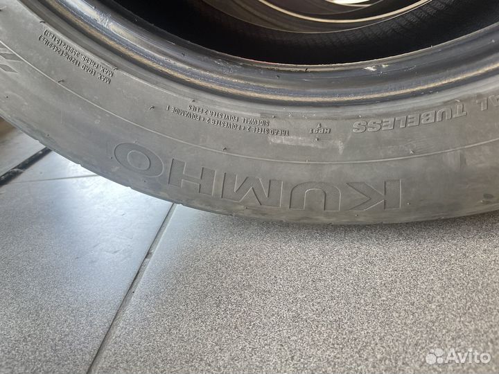 Kumho 722 285/50 R20