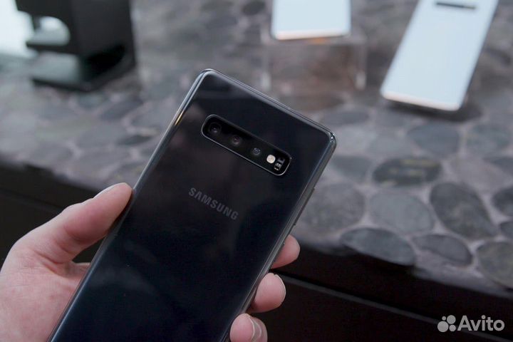 Телефон Samsung galaxy s10