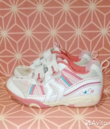 Кроссовки детские