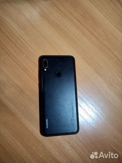Телефон Huawei Y6