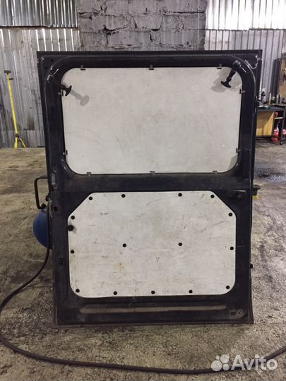 Сдвижная левая дверь на Форд Транзит