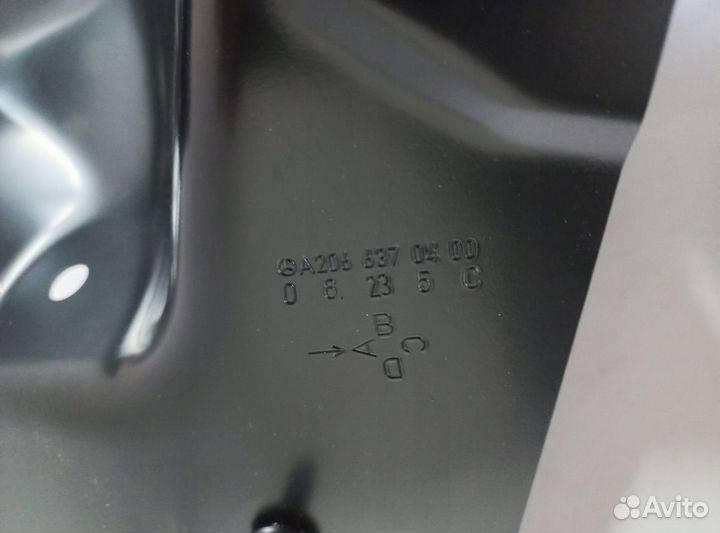 Mercedes C W206 крыло заднее правое