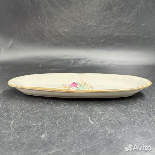 Фарфоровая тарелка селедочница Цветы ретро быт