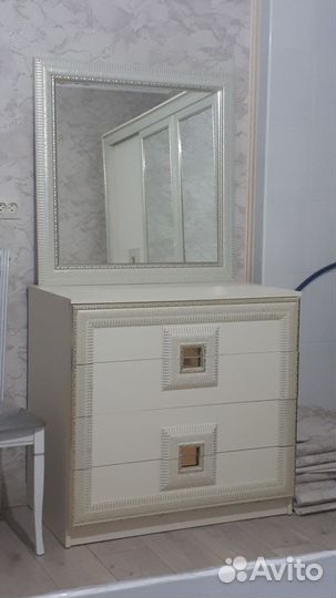 Спальный гарнитур